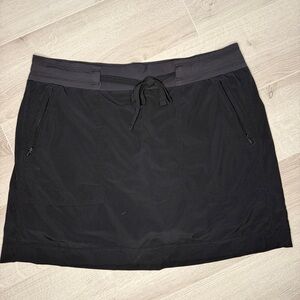 Athleta Chelsea Cargo Skort Black Built-In Shorts Zip Pockets Sz 16